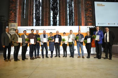 Gruppenfoto bei der Auszeichnung im Rahmen der Veranstaltung „Best of Handwerk“ der Handwerkskammer.